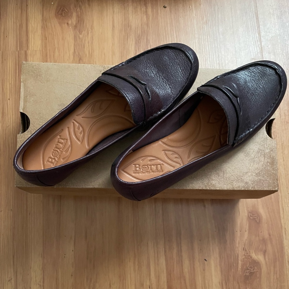 BORN Women’s Dinah Classic Dark Blue Leather Penny Loafers Size 6 | EUC
